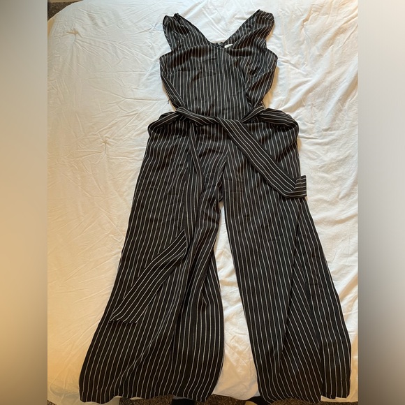 Black and white striped jumpsuit - Picture 1 of 2